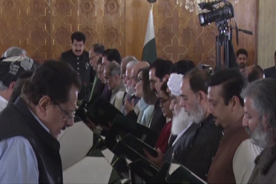 Pakistan's new 37-member cabinet takes oath