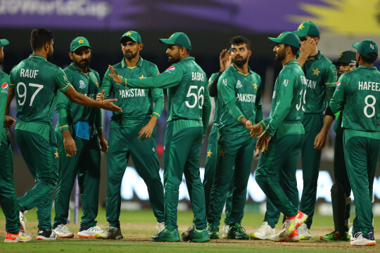 Pakistan set up Australia semi-final after 72-run win over Scotland