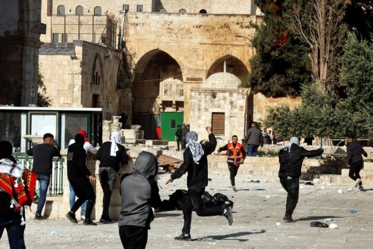 Clashes at Jerusalem holy site continue, 57 Palestinians injured