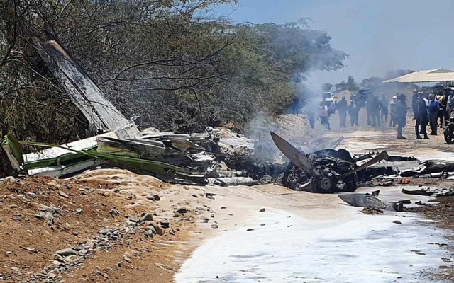 Peru plane crash at Nazca Lines kills seven