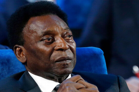 Pele‍‍`s cancer worsens, will spend Christmas in hospital