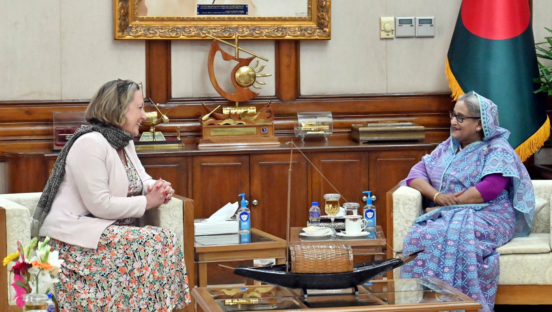 PM to UK minister: EC is totally independent to conduct election