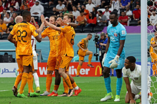 Netherlands reach knockouts as Qatar bid adieu to WC