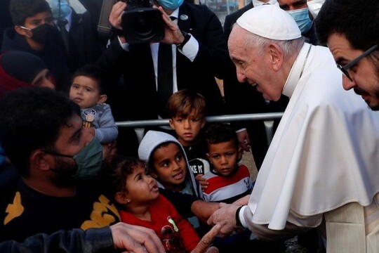 Pope condemns treatment of migrants in Europe