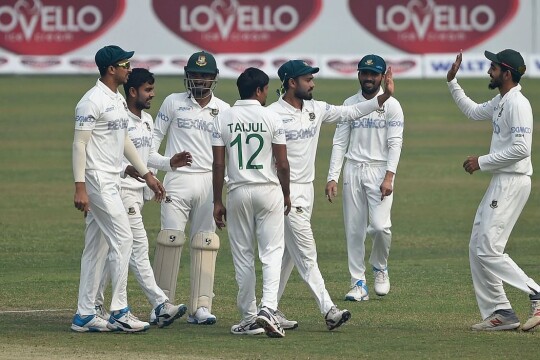 Bangladesh win toss; opts to bat first against Pakistan