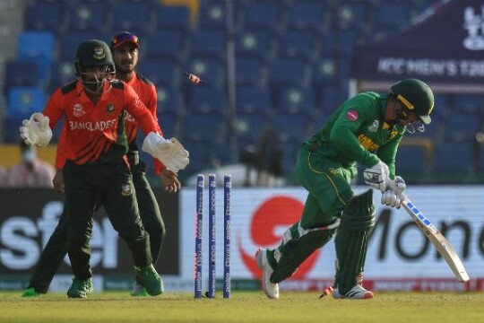 South Africa defeat Bangladesh by 6 wickets