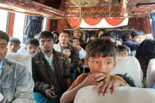 180 Rohingyas relocated to transit camp from Tumbru
