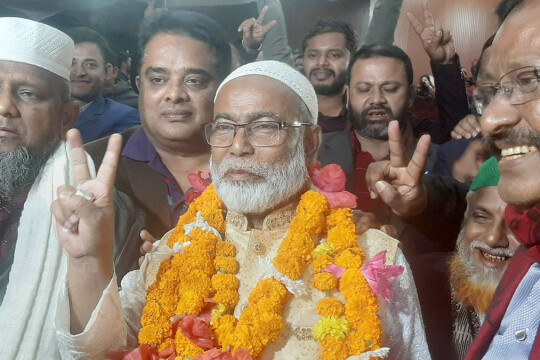 Mostafa sweeps Rangpur city polls to stay mayor