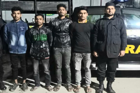 4 juvenile gang leaders held in C'nawabganj
