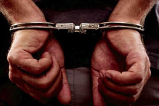 Gang arrested in Dhaka for robing Indian nationals