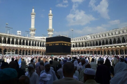 Hajj quota cut for locals, doubled for foreigners