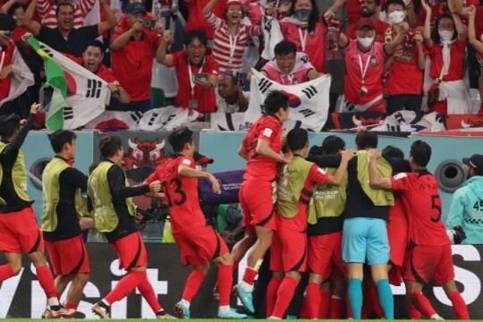 South Korea reach WC knockouts through dramatic late goal