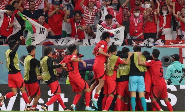 South Korea reach WC knockouts through dramatic late goal