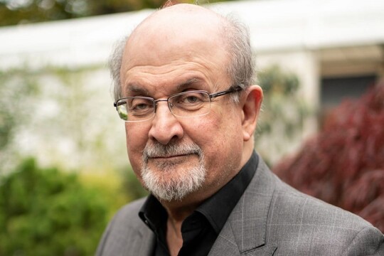 Salman Rushdie loses sight in one eye, use of one hand