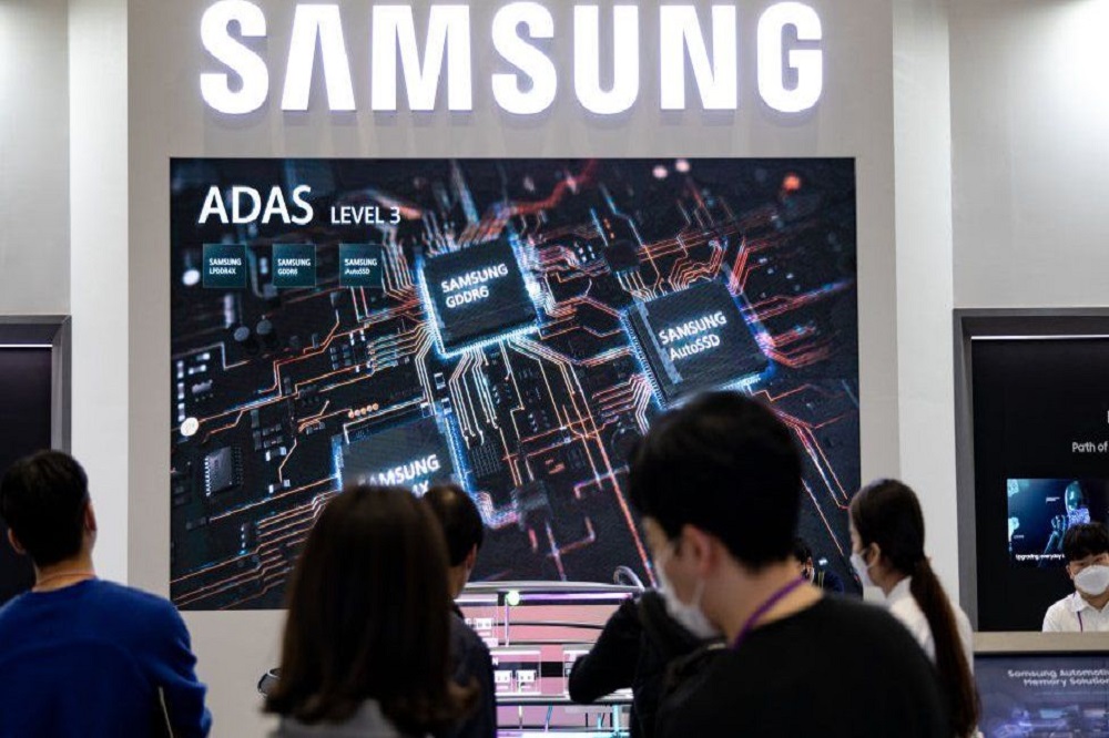Samsung expects profits to jump by 52% amid global chip shortage
