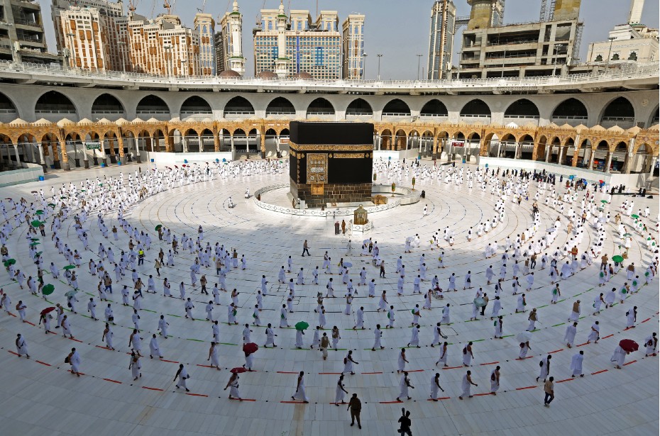 Saudi receives first foreign hajj pilgrims since before pandemic