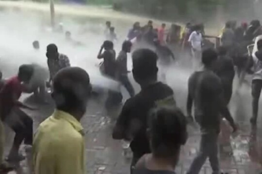 Police fire water cannon at protesters in Sri Lanka