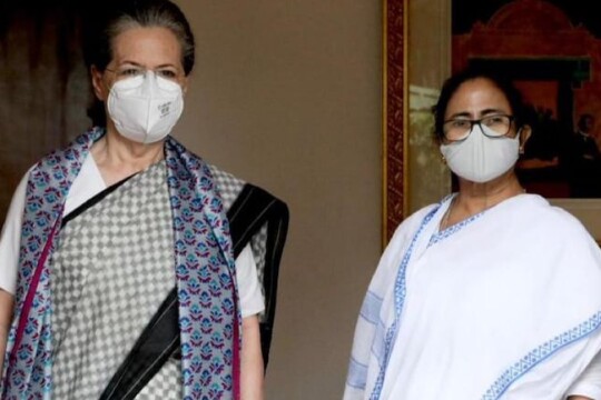 Lok Sabha polls 2024: Mamata hints opposition alliance after meeting Sonia