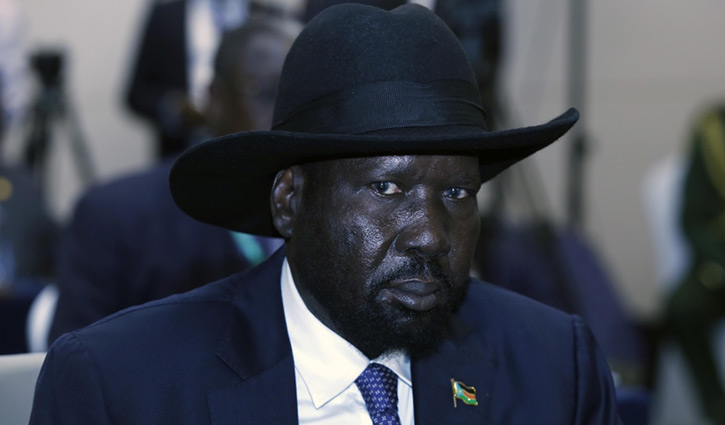South Sudan president 'wets' himself at formal event?