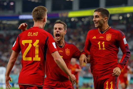 Spain sink Costa Rica 7-0 in stunning WC start