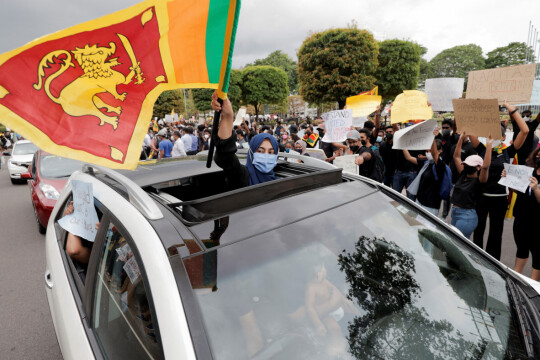 Loyalists turn on Sri Lanka PM as protest pressure grows
