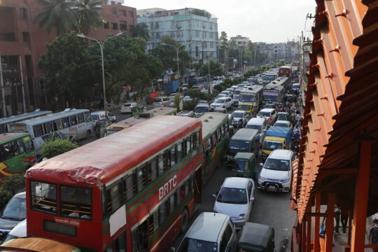 Gridlock grips Dhaka commuters
