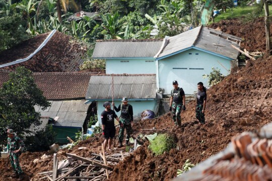 Death toll from Indonesia‍‍`s earthquake rises to 252, says local govt