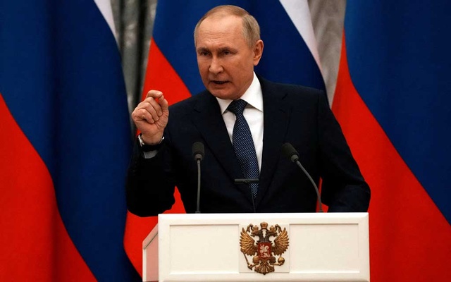 Putin says Russia ready for Ukraine talks, Kyiv declines
