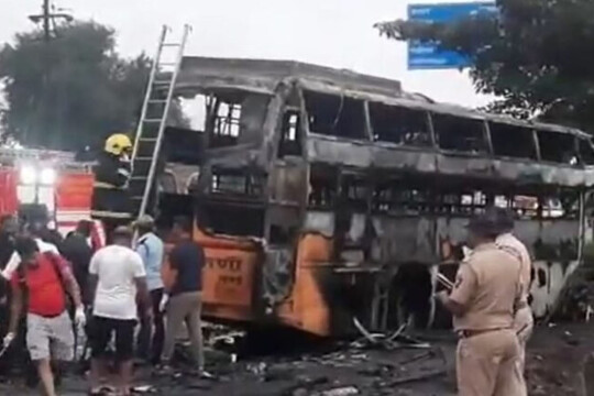 11 dead, 38 injured after bus hits truck, catches fire in India