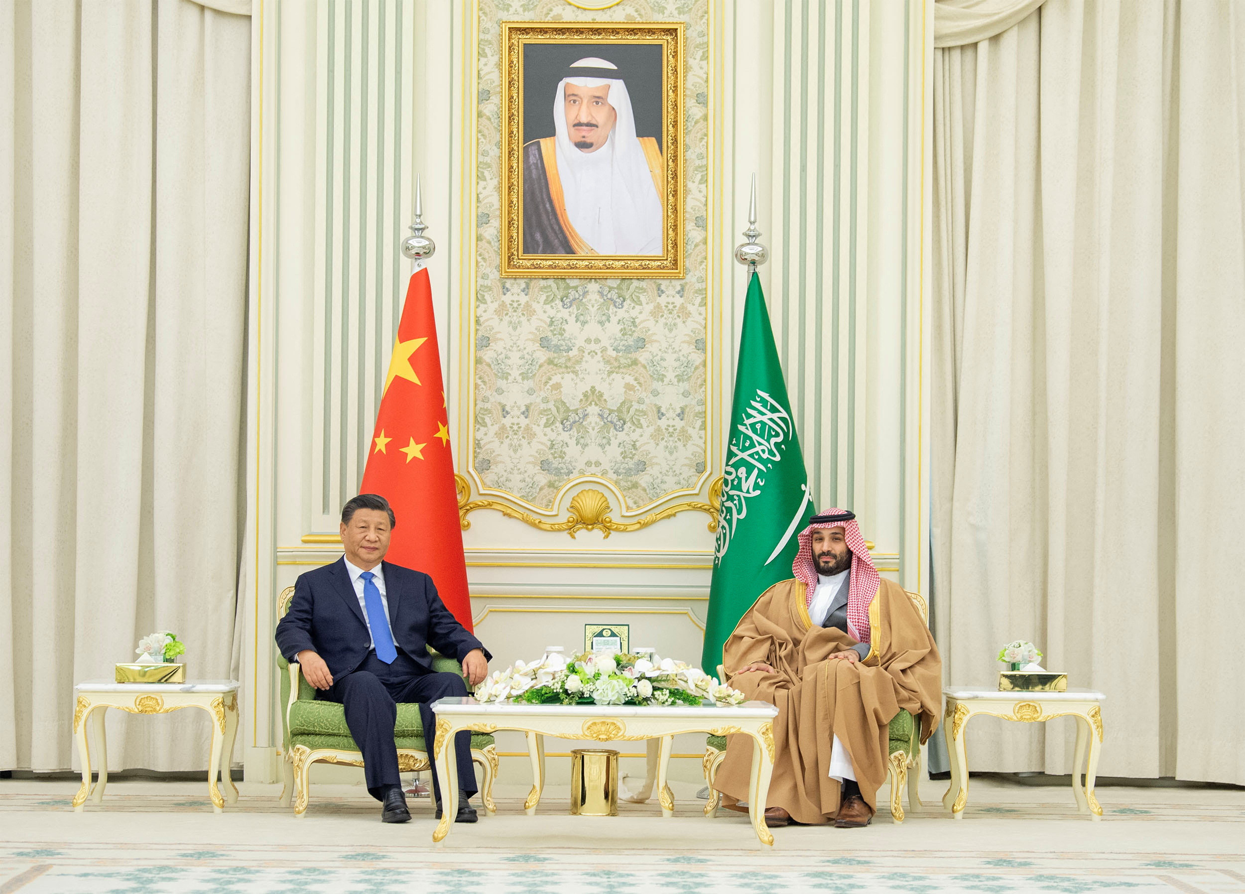 Xi meets Saudi crown prince on high-stakes visit