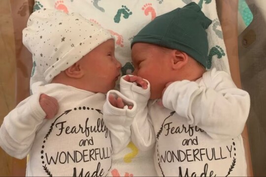 US parents welcome twins from embryos frozen in 1992