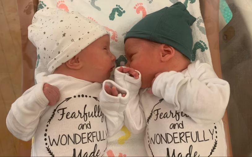 US parents welcome twins from embryos frozen in 1992